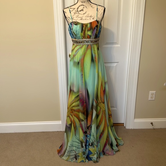 Dave & Johnny Dresses & Skirts - Gorgeous Chiffon Floor Length Prom Dress - Sz 3/4